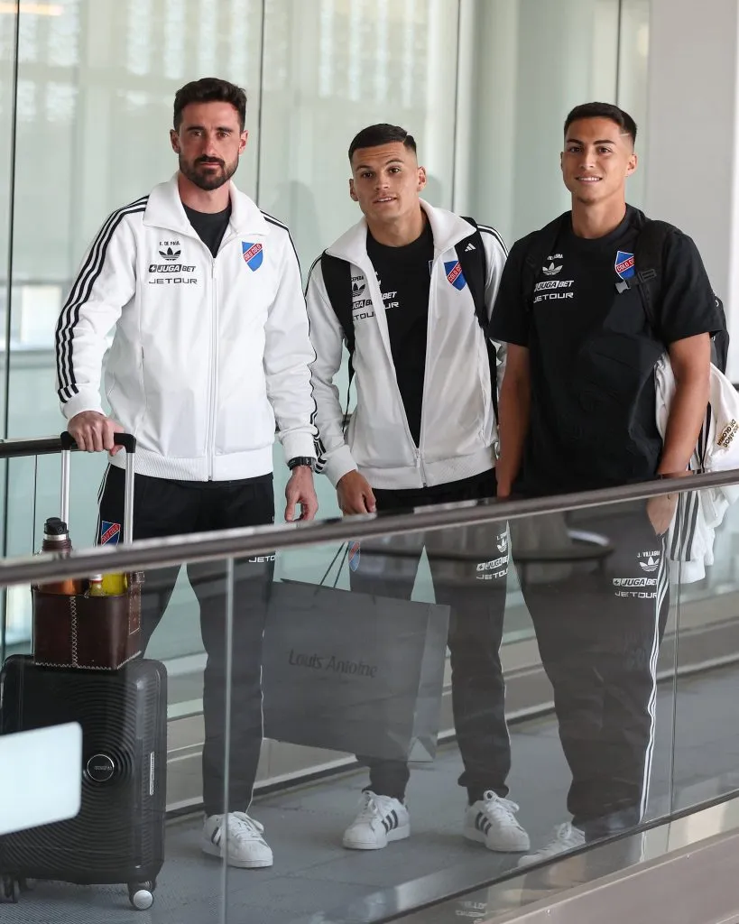 Colo Colo viajó rumbo a Brasil para enfrentar a Fortaleza