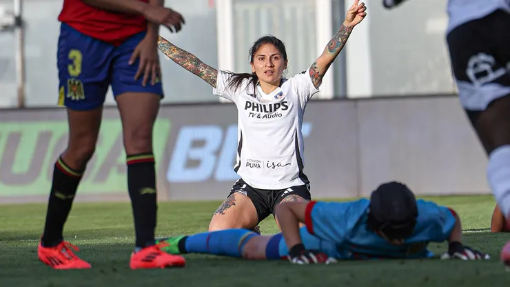 Yenny Acuña fue la gran figura en el triunfo de Colo Colo.
