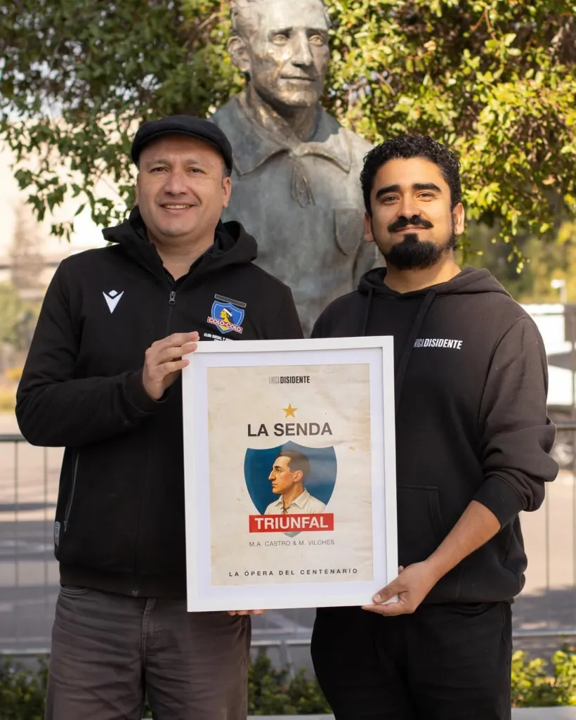 Nicolás Vásquez, director general de Lírica Disidente, presenta el proyecto a Edmundo Valladares, presidente del CSD Colo Colo.