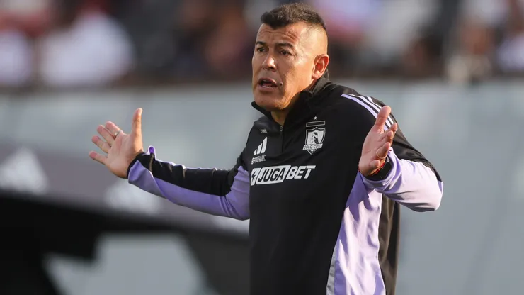 Jorge Almirón pasa días complicados en Colo Colo.