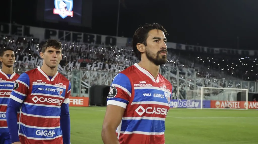 Juan Martín Lucero celebró el gol a Colo Colo