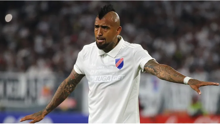 Arturo Vidal da la cara en Colo Colo. | Imagen: Photosport.