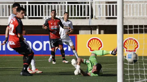 Lucas Cepeda sale al rescate de Colo Colo y marca el empate ante Limache.