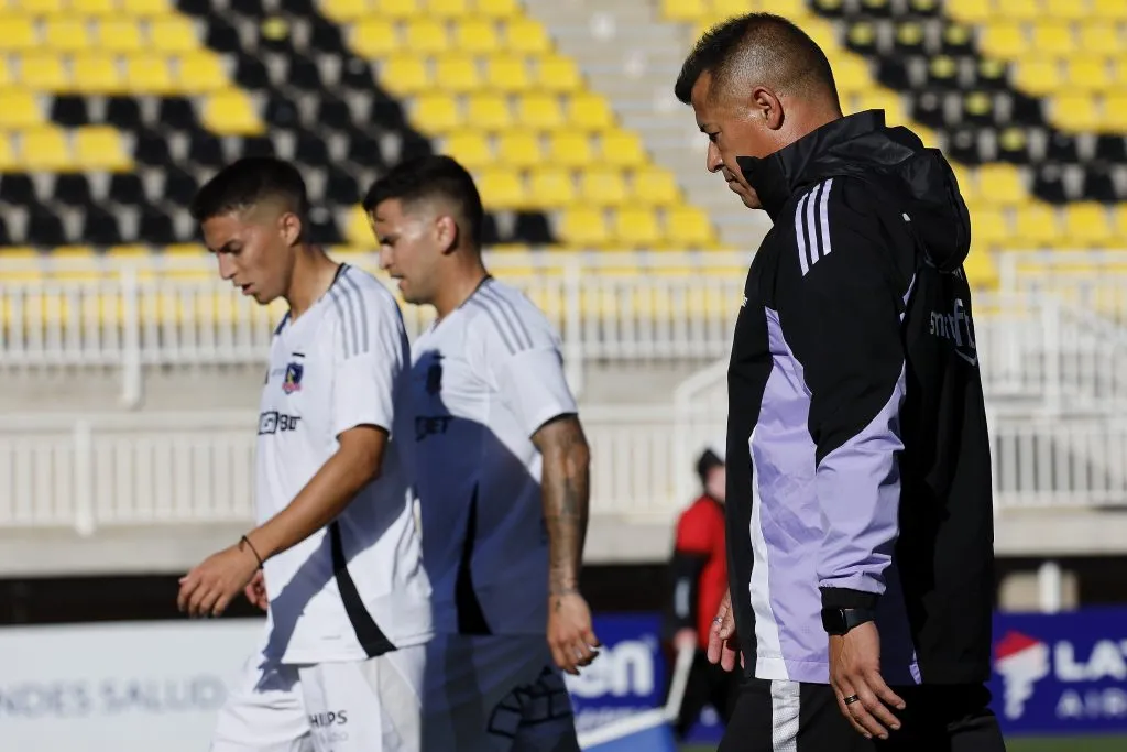 Colo Colo y Almirón sufren con el momento del club. Imagen: Andres Pina/Aton Chile