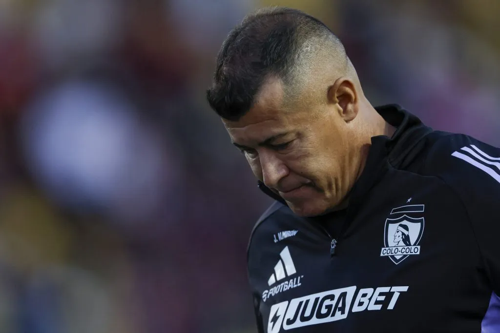 Jorge Almirón, el más apuntado por el mal momento del equipo. Imagen: Andres Pina/Photosport