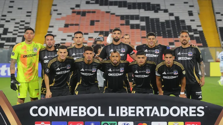 ¿Línea de 3 o 4? Las dudas en la defensa de Colo Colo para visitar a Racing