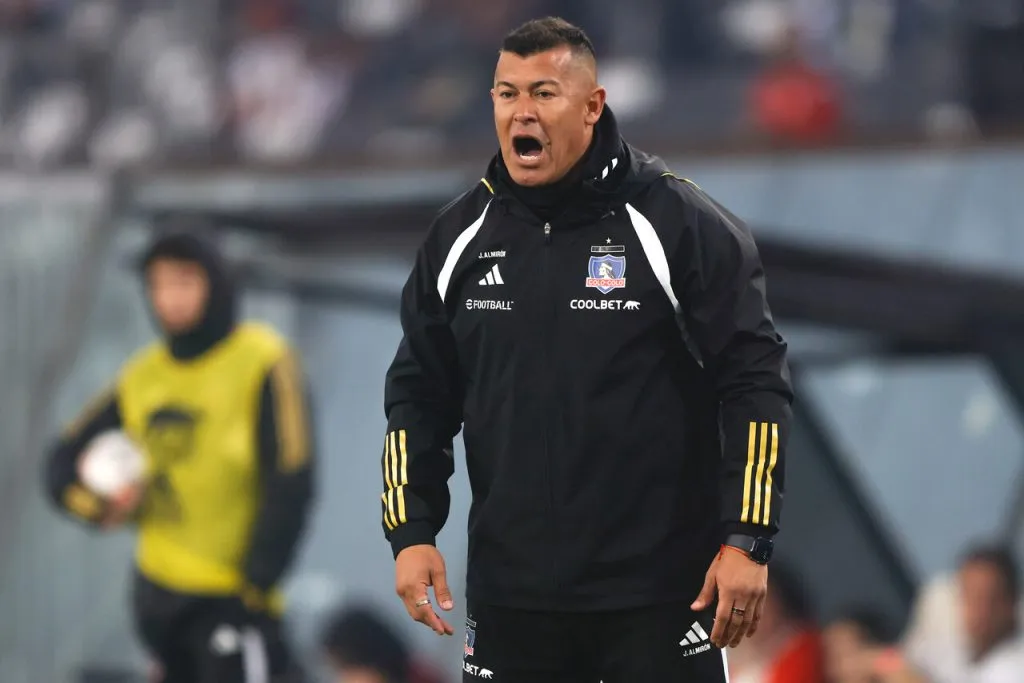 Colo Colo evalúa terminar el proceso Jorge Almirón.Imagen: Felipe Zanca/Photosport