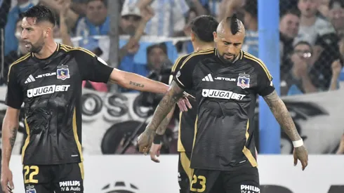 Mauricio Isla con Arturo Vidal. (Foto: Photosport)