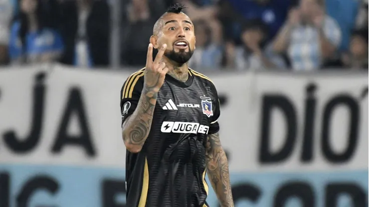 Arturo Vidal fue expulsado por gestos a la tribuna de Racing.