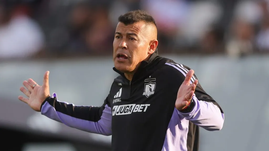 Jorge Almirón está muy cuestionado en Colo Colo.