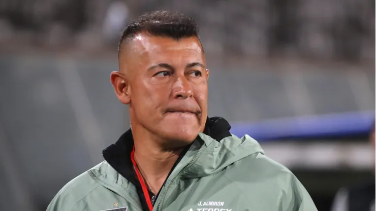 Jorge Almirón sigue sin hablar en Colo Colo. | Imagen: Photosport.