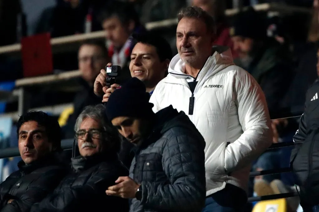 Marcelo Barticciotto le entrega la receta a Colo Colo para salir del mal momento. Imagen: Andres Pina/Photosport