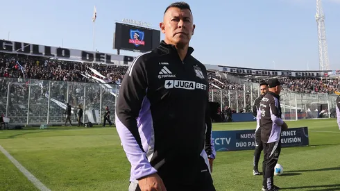 Jorge Almirón se vio confundido en sus últimos días en Colo Colo. | Imagen: Photosport.