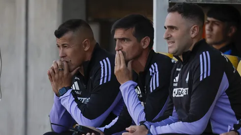 Las alternativas que barajan en Colo Colo para salida de Almirón.