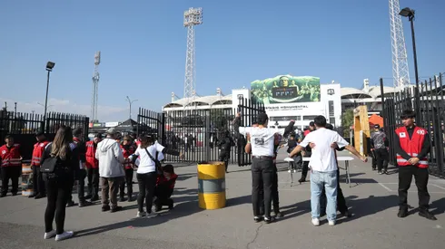 Autoridades realizan exhaustiva inspección al Monumental previo al Colo Colo vs Ñublense.