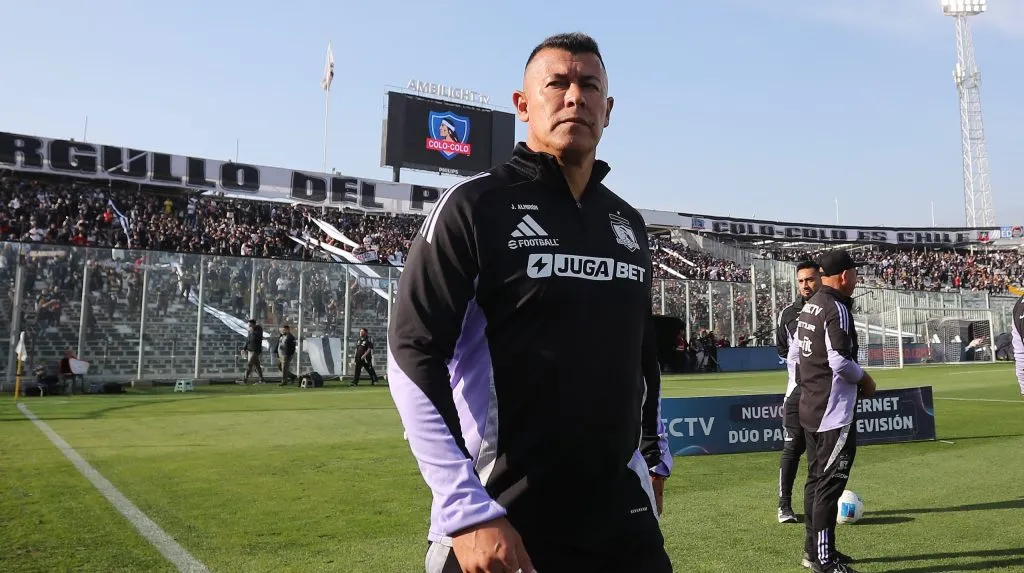Jorge Almirón no puede ser separado de Colo Colo mientras dure su contrato.