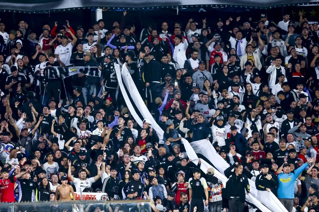 La hinchada del Cacique en el Monumental. (Foto: Photosport)