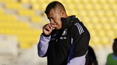 Jorge Almirón vive en un eterno silencio en Colo Colo.