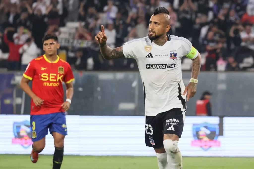 Arturo Vidal marcó el tercero de Colo Colo vs Unión Española. Imagen: Dragomir Yankovic/Photosport