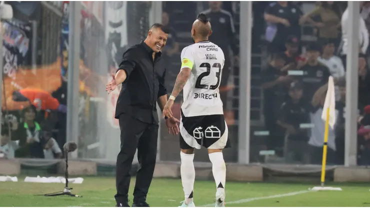 La afectuosa dedicatoria de Vidal a Almirón tras goleada de Colo Colo.