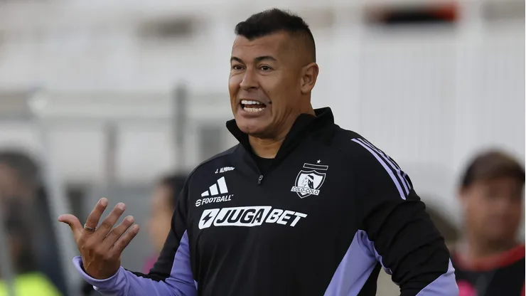 Referente de Colo Colo elige al reemplazante de Jorge Almirón.
