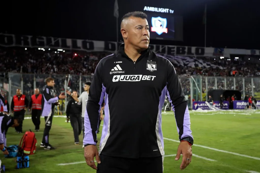 Jorge Almirón sigue en Colo Colo y ya tiene tarea por parte de Aníbal Mosa. Imagen: Felipe Zanca/Photosport