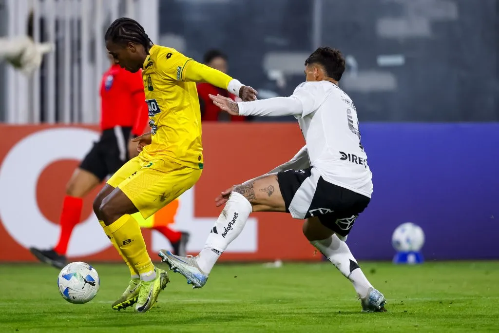 Alan Saldivia en el partido de Copa Libertadores. (Foto: Photosport)