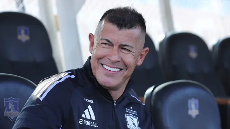 Jorge Almirón respira aliviado en Colo Colo vs La Calera.