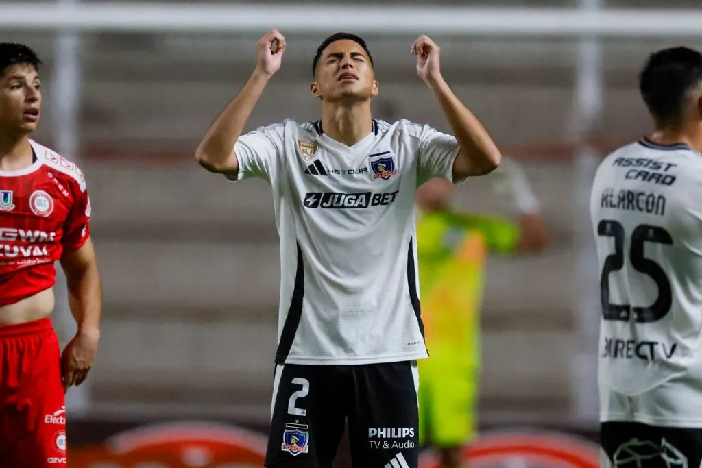 Colo Colo suma victoria fundamental ante Unión La Calera.Imagen: Andres Pina/Photosport