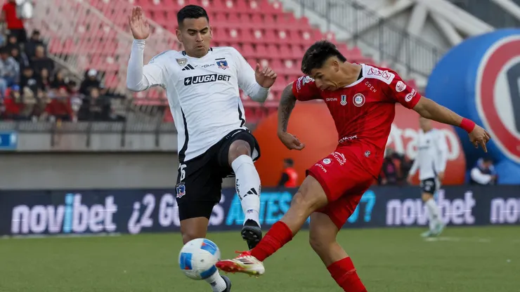 Sebastián Vegas salió lesionado en Colo Colo