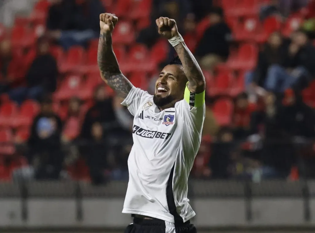 El Cacique venció a Unión La Calera con anotación de Arturo Vidal en un polémico partido.