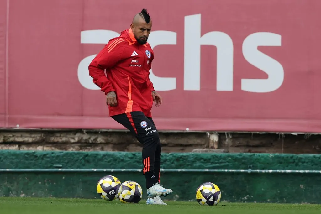 El centrocampista se entrena con la Roja. (Foto: Photosport)