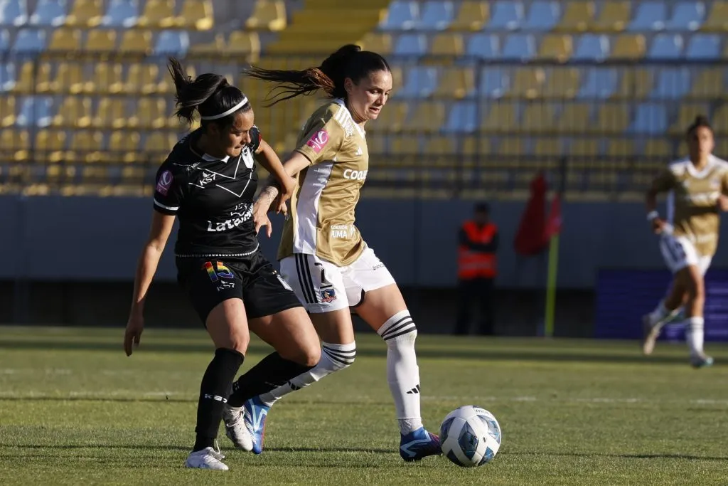 Colo Colo Femenino hizo oficial la llegada de Isidora Olave. Foto: Photosport.