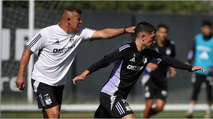 Colo Colo vuelve a las prácticas sin convicción de mantener a Almirón.