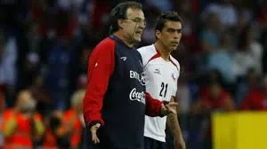 Marcelo Bielsa fue clave en la carrera de Esteban Paredes