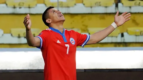 Alexis Sánchez festeja uno de sus dos goles en el triunfo de Chile por 3-2 ante en 2022. La última victoria de La Roja como visitante por Eliminatorias.
