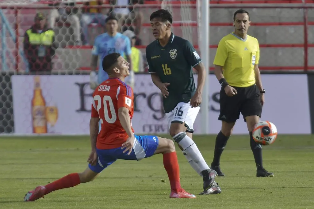 Lucas Cepeda fue titular en ambos partidos de la Roja en la reciente doble fecha de Eliminatorias. 
