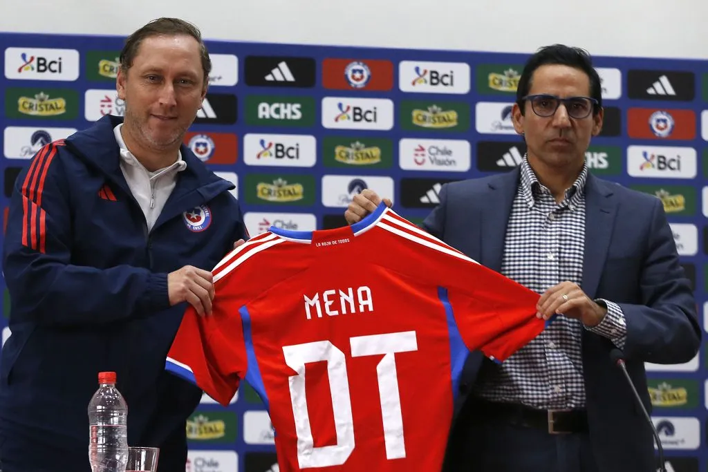 Desde 2023 se desempeña al mando de la Selección Chilena Femenina. Imagen: Dragomir Yankovic/Photosport