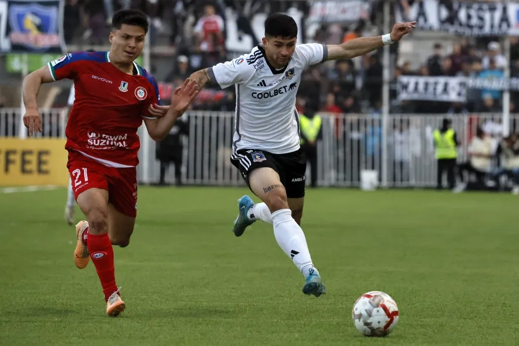 El defensor colocolino en partido con La Calera. (Foto: Photosport)