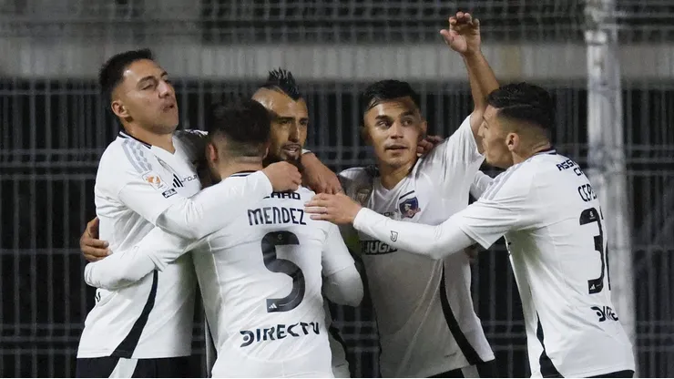 Colo Colo enfrenta a Deportes Iquique con varias bajas.