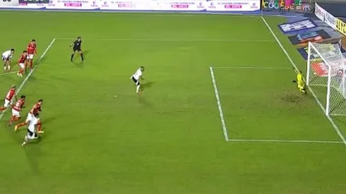 Arturo Vidal pierde un penal en el Colo Colo vs Iquique.