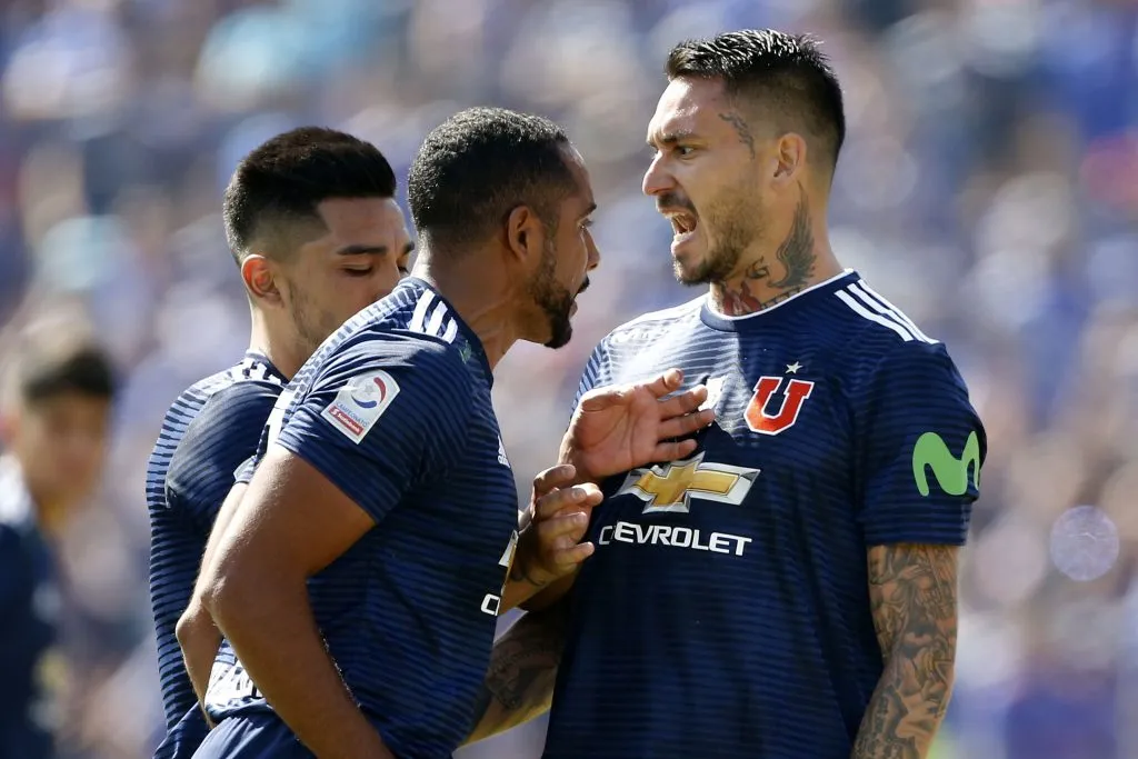 Jean Beusejour ocupó su pelea con Mauricio Pinilla para respaldar a Vidal y de Paul.