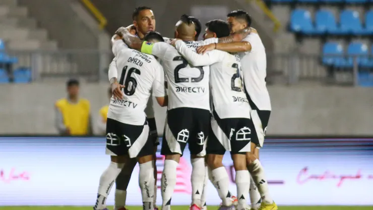 Colo Colo mira atento a los resultados de sus rivales en la Liga de Primera.
