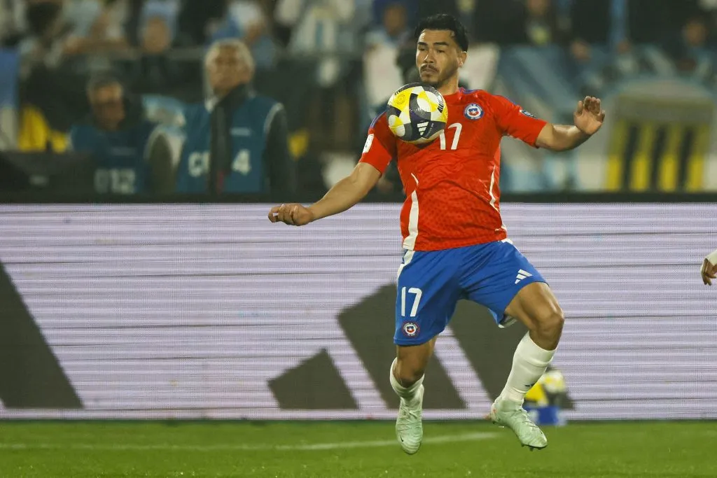 El lateral colocolino en la selección. (Foto: Photosport)