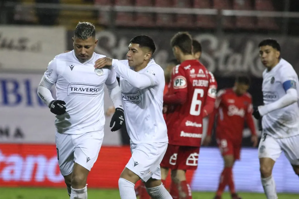 Leonardo Valencia celebró su gol número 100 como futbolista. (Foto: Photosport)