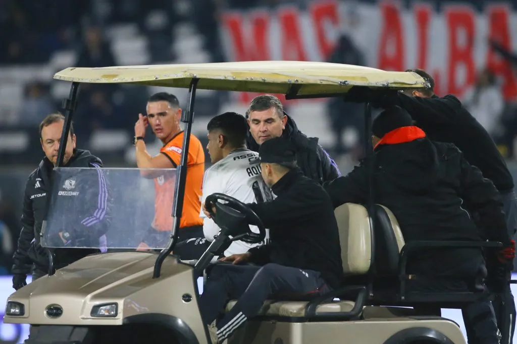 Claudio Aquino salió lesionado en Colo Colo