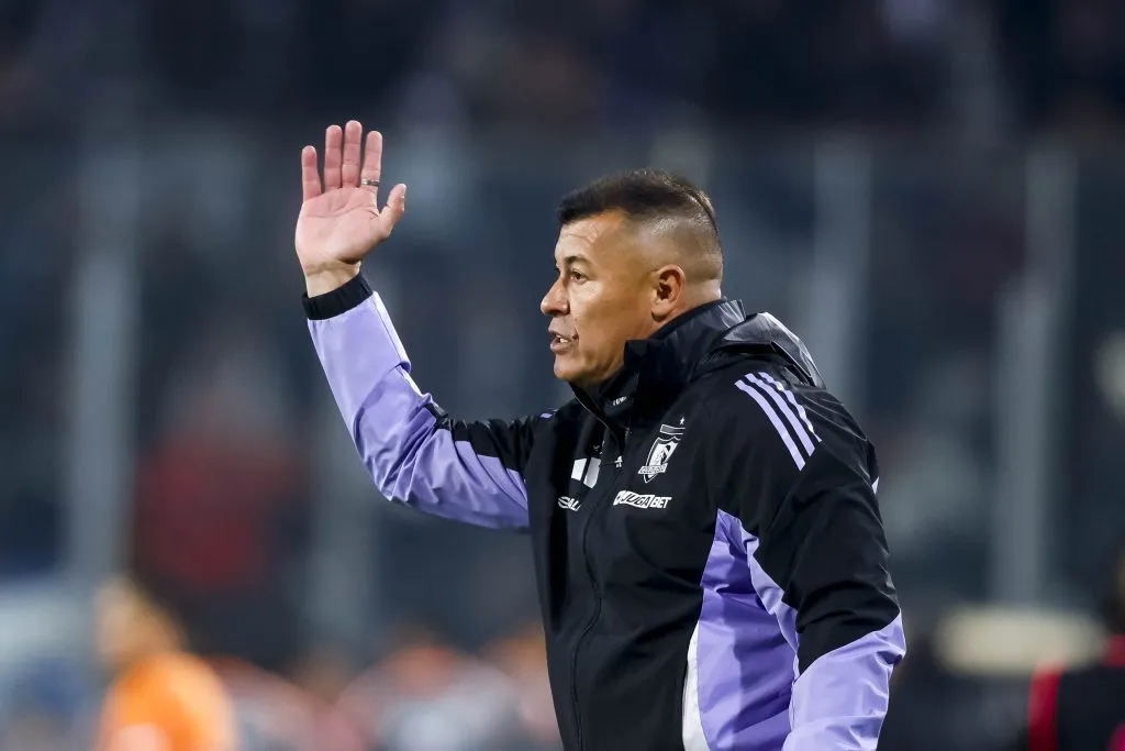 Jorge Almirón no respira tranquilo en Colo Colo