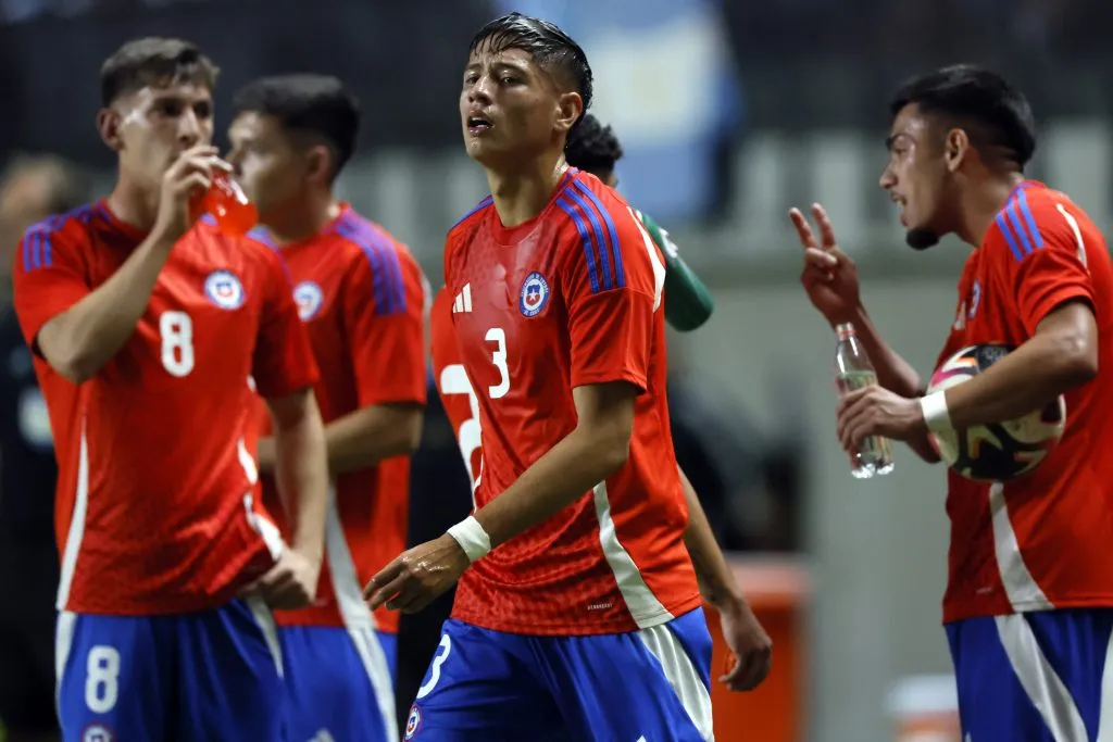 Iván Román en la Selección Chilena. (Foto: Photosport)