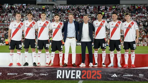 Gonzalo Tapia, a la derecha, podría ser pretendido por Colo Colo.