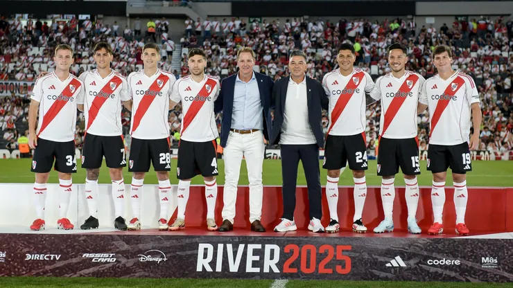 Gonzalo Tapia, a la derecha, podría ser pretendido por Colo Colo.